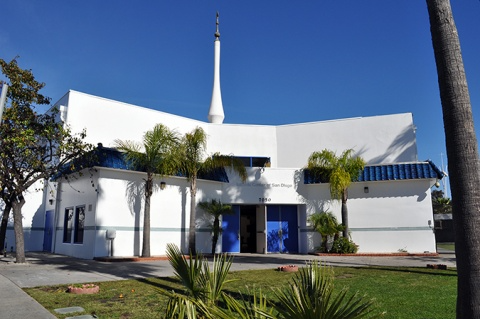 Image of a white building, the Islamic Center of San Diego